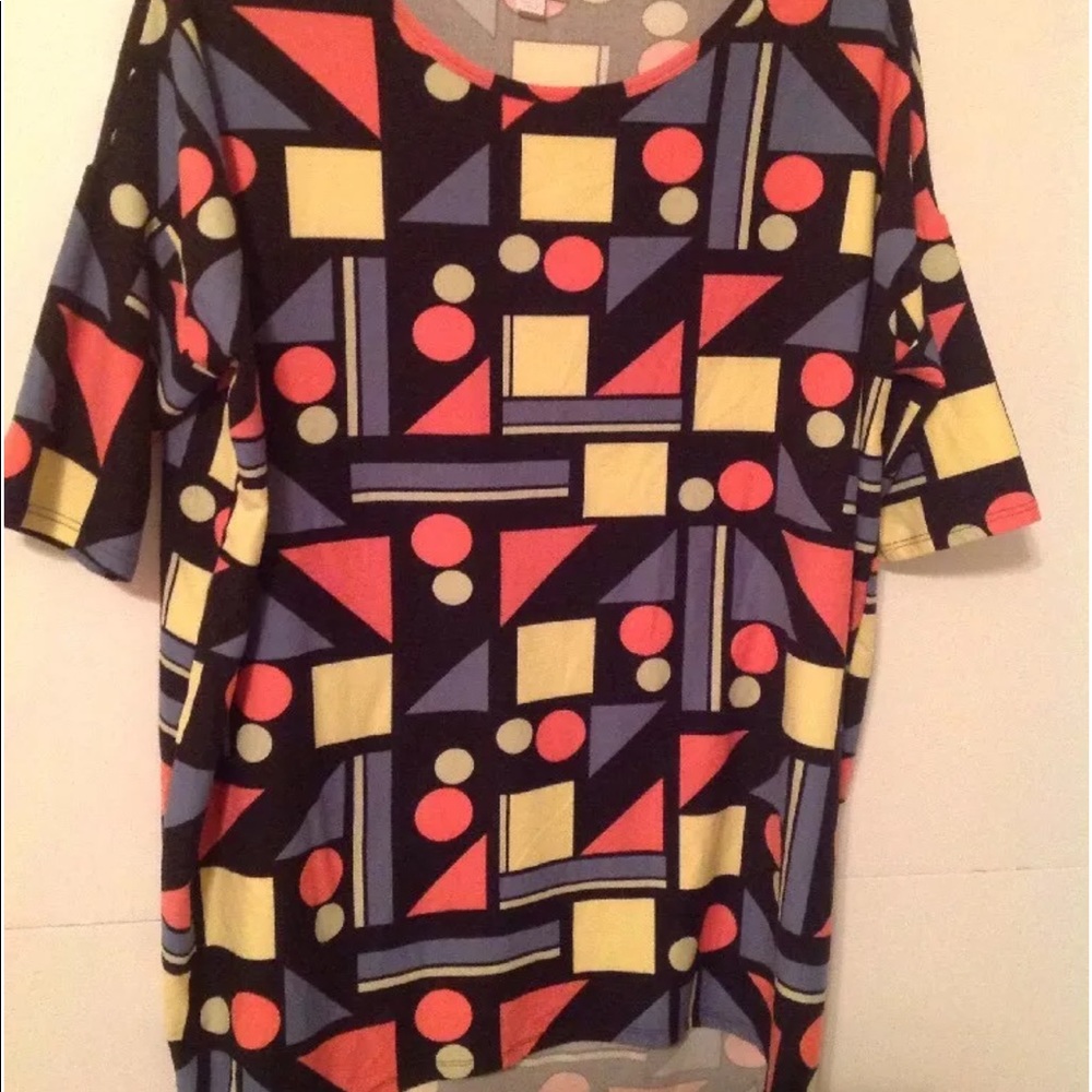 LuLaRoe Simply Comfortable Geo Print SS Shirt! S